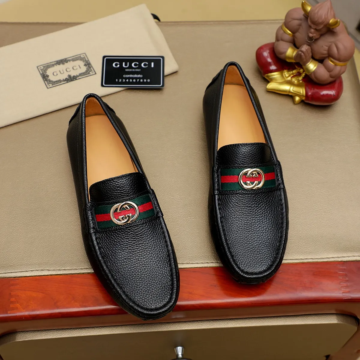 Men's shoes 💰360💰💰GUCCI Gucci official website synchronizes the latest model 🛃The upper is made of imported cowhide, 🐷leather lining, rubber outsole, 🎩🎩top-notch handcrafted workmanship with fine stitches and threads🔍definitely satisfy those perfectionist men who pursue high luxury quality 👏 Colors available! Code number 38-45 Large quantity in stock